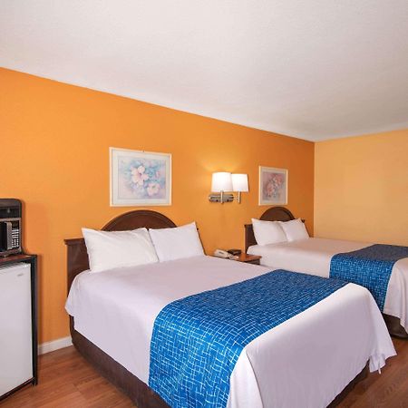 Travelodge by Wyndham Kingman Eksteriør bilde