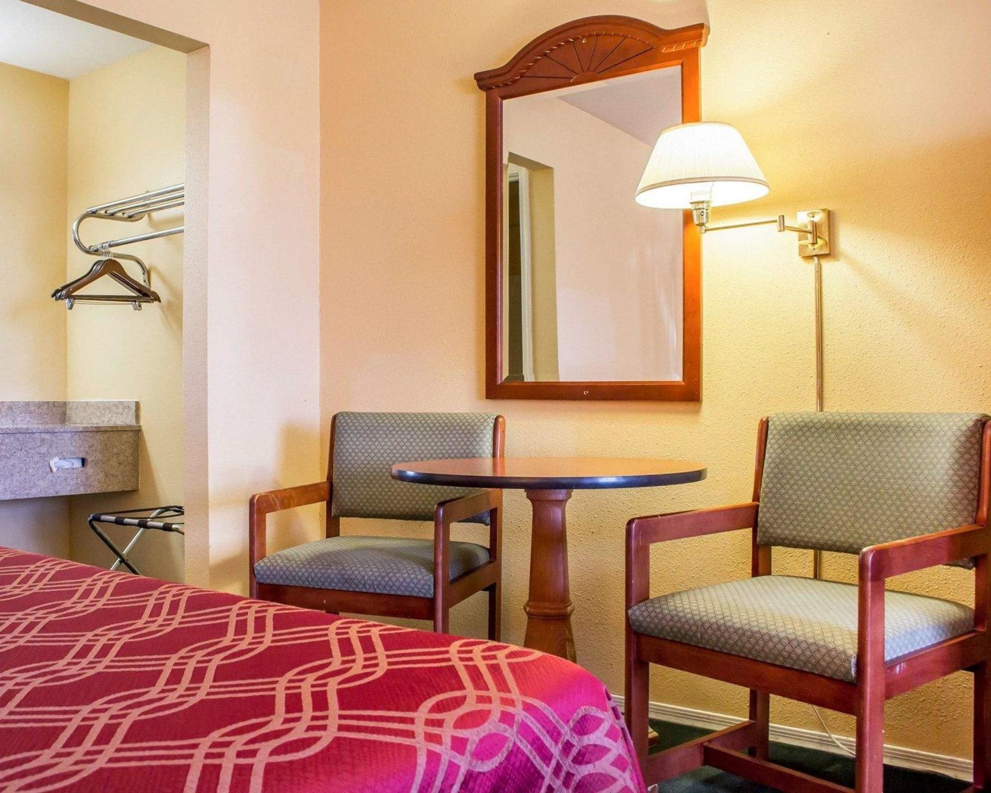 Travelodge by Wyndham Kingman Eksteriør bilde